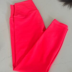 ALOLIFT LEGGINGS SZ M. MATCHING TOP ALSO LISTED